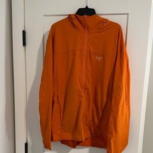 Arc'teryx Men's Bold Orange Windbreaker